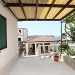 Дом отдыха House Mrcela 200m From