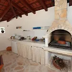 House Mrcela 200m From Дом отдыха *