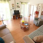 Дом отдыха House Mrcela 200m From Трогир