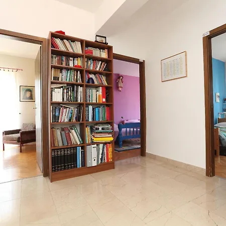 Vakantiehuis House Mrcela 200m From