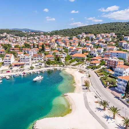 House Mrcela 200m From Vakantiehuis