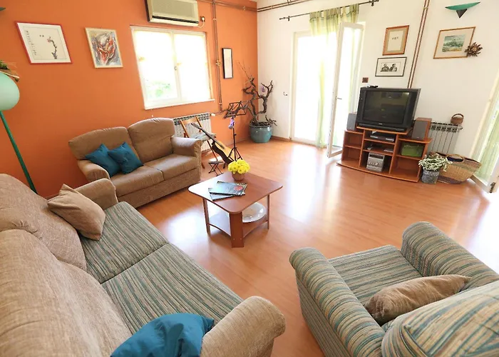 House Mrcela 200m From