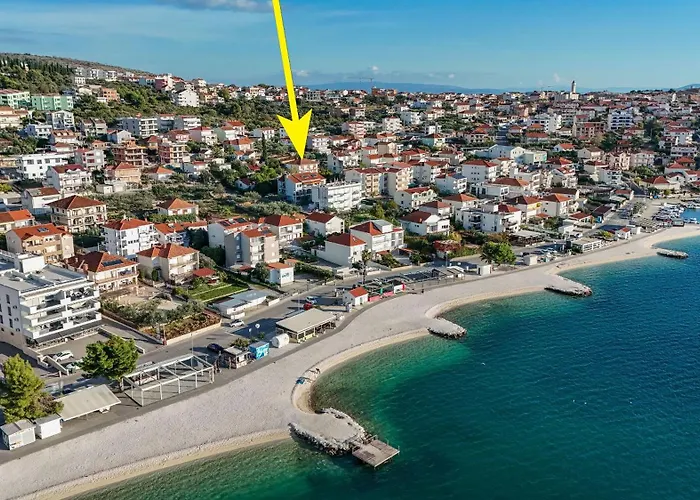 House Mrcela 200m From *