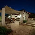 Dom wakacyjny House Mrcela 200m From