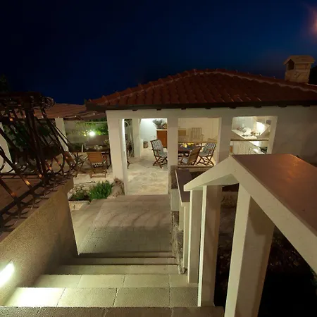 House Mrcela *
