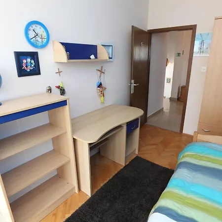 House Mrcela 200m From * Трогир