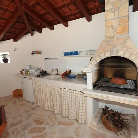 House Mrcela 200m From Nyaraló *