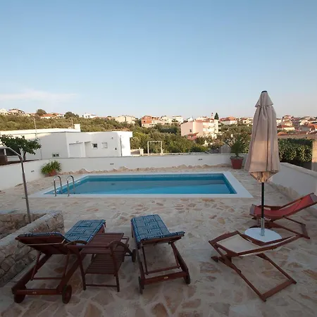 Дом отдыха House Mrcela 200m From Трогир