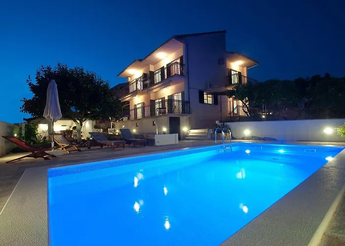 House Mrcela 200m From * Trogir