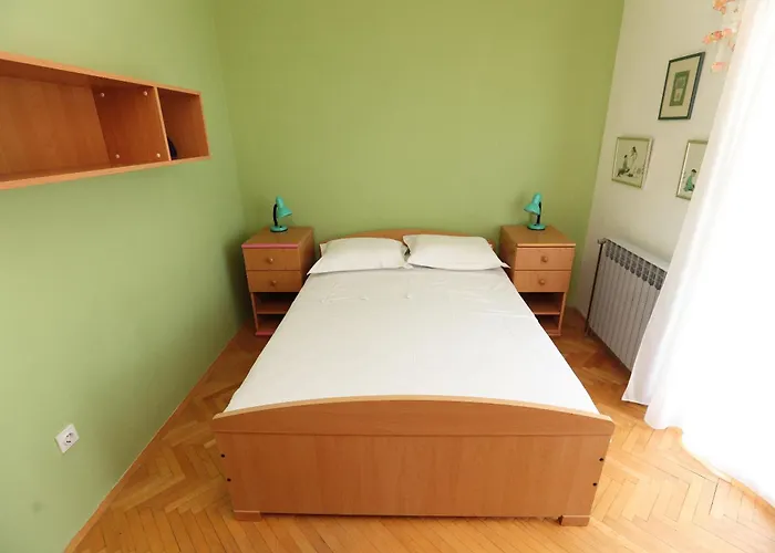 House Mrcela 200m From Hébergement de vacances *